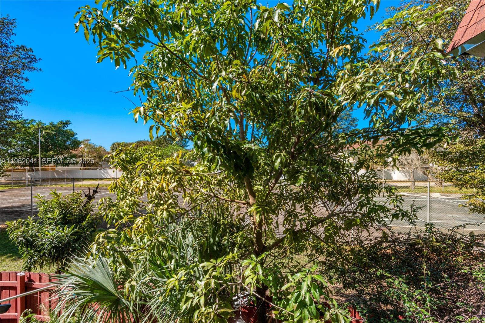 LAGUNA CLUB EAST CONDO - Residential