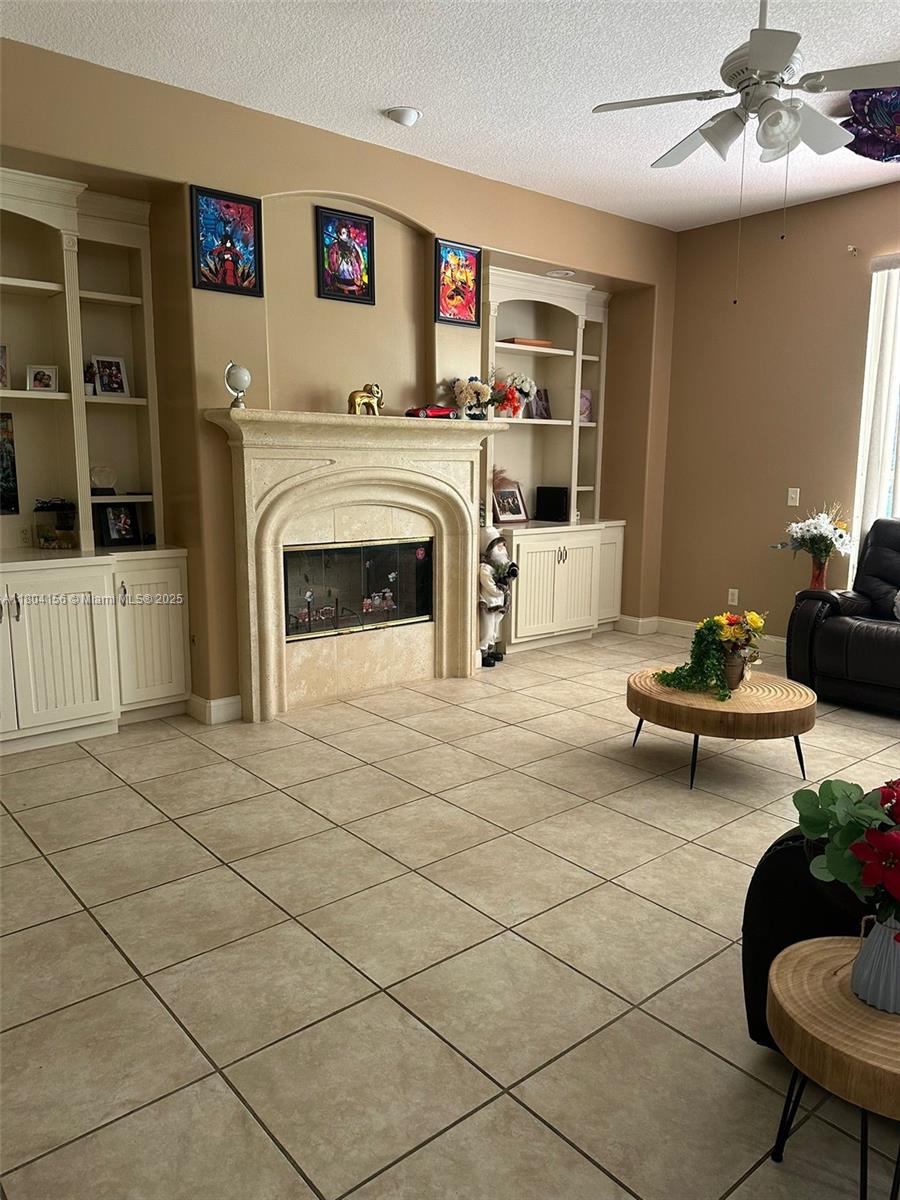 00084 RAMONA ACRES D BK 71 - Residential