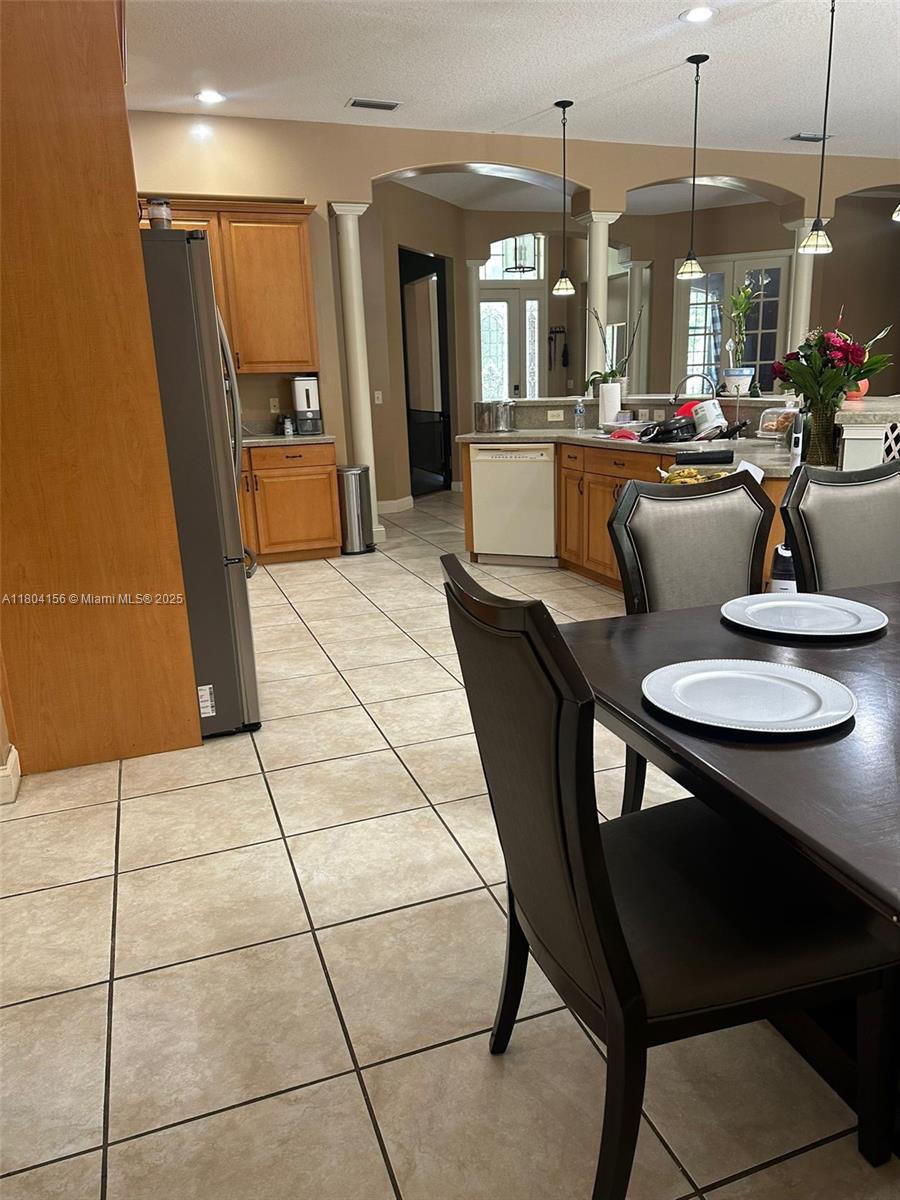 00084 RAMONA ACRES D BK 71 - Residential