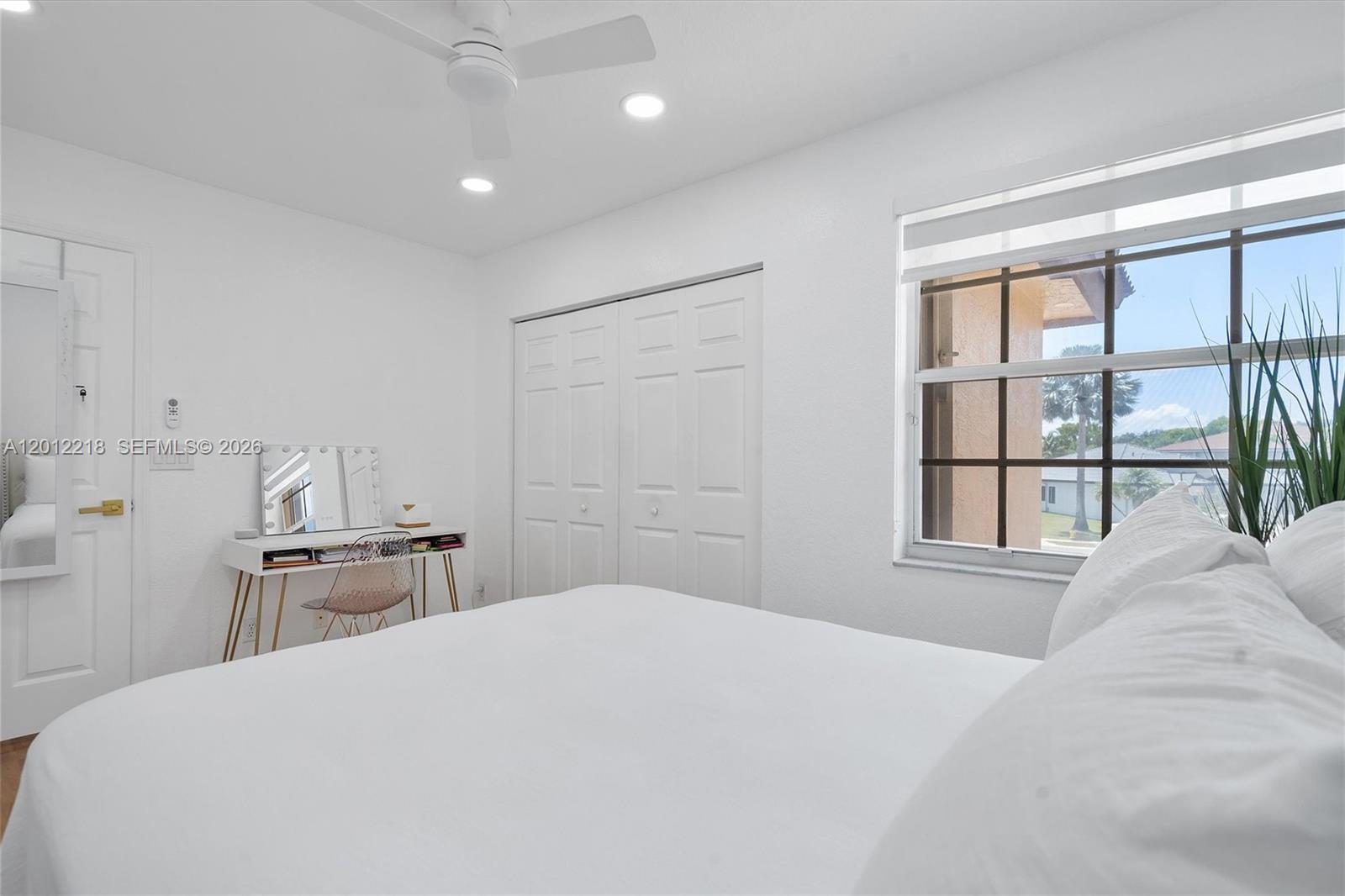 PEMBROKE SHORES - Residential