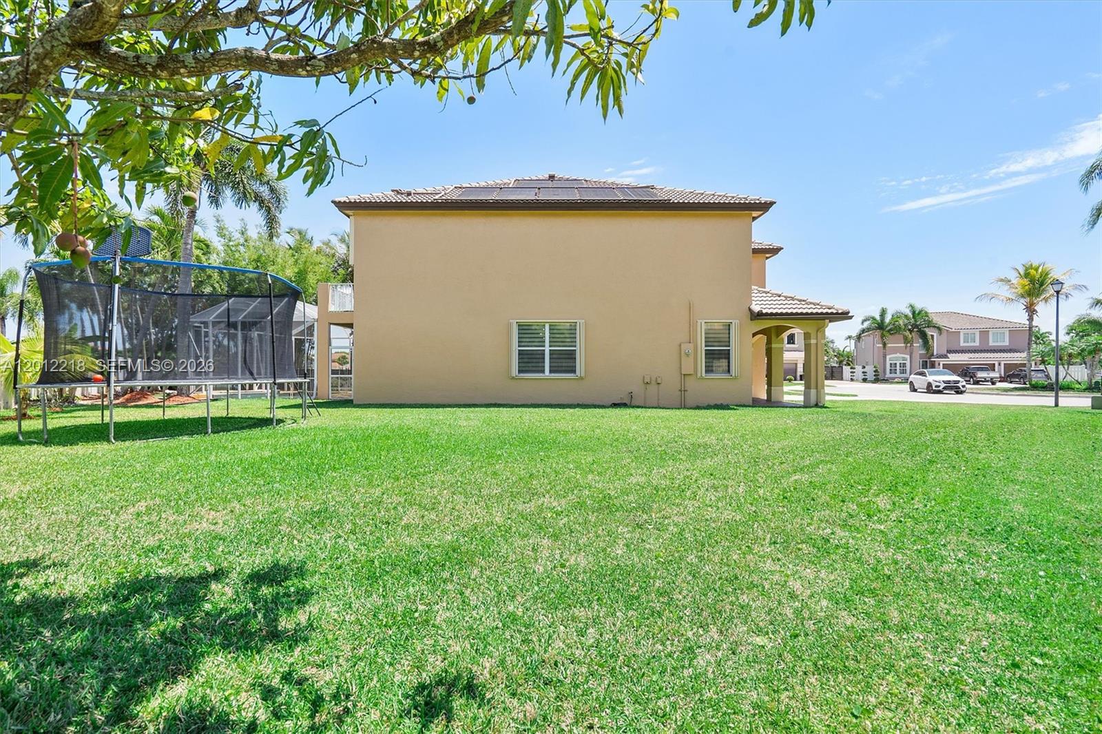 PEMBROKE SHORES - Residential
