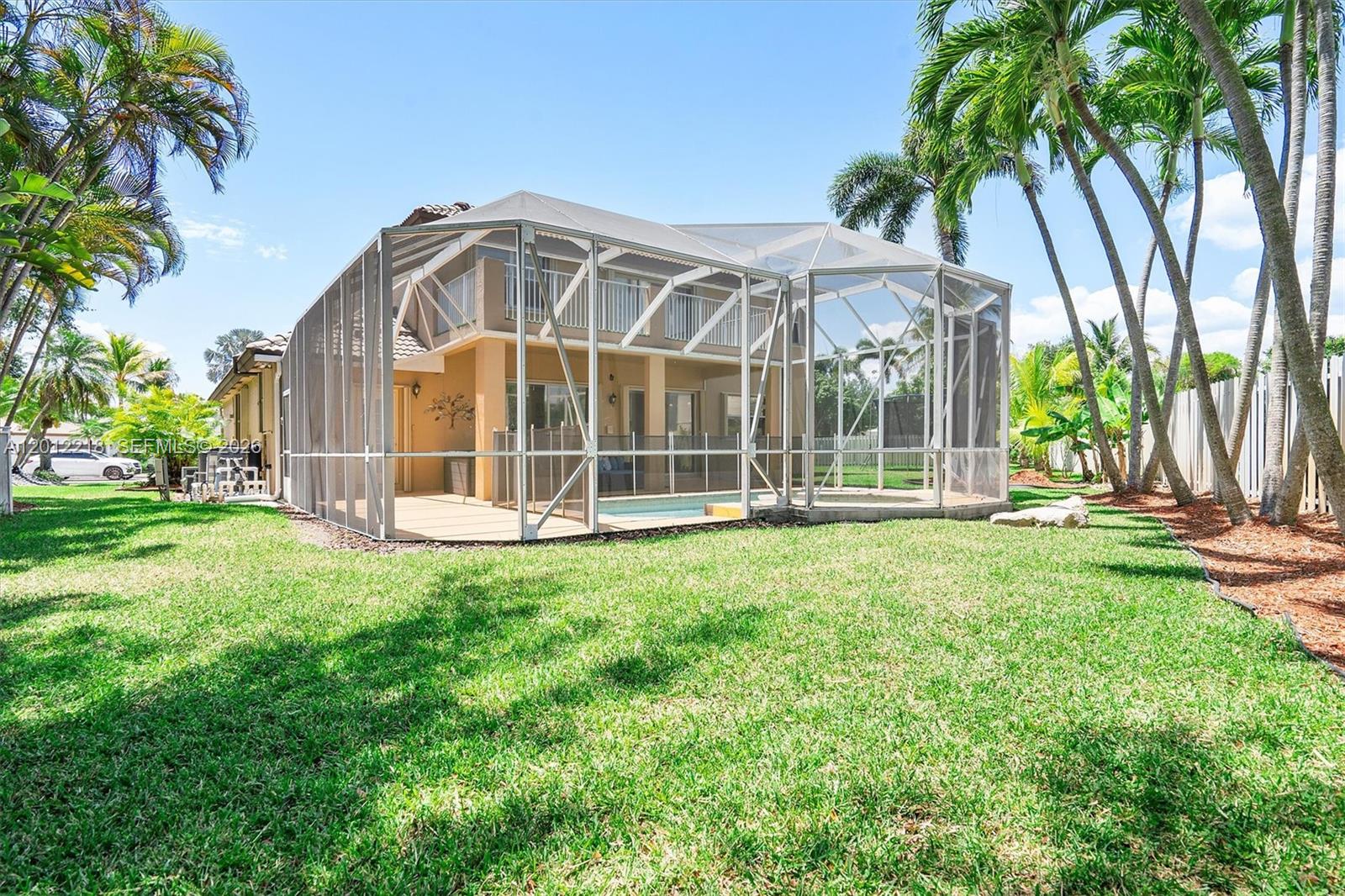 PEMBROKE SHORES - Residential