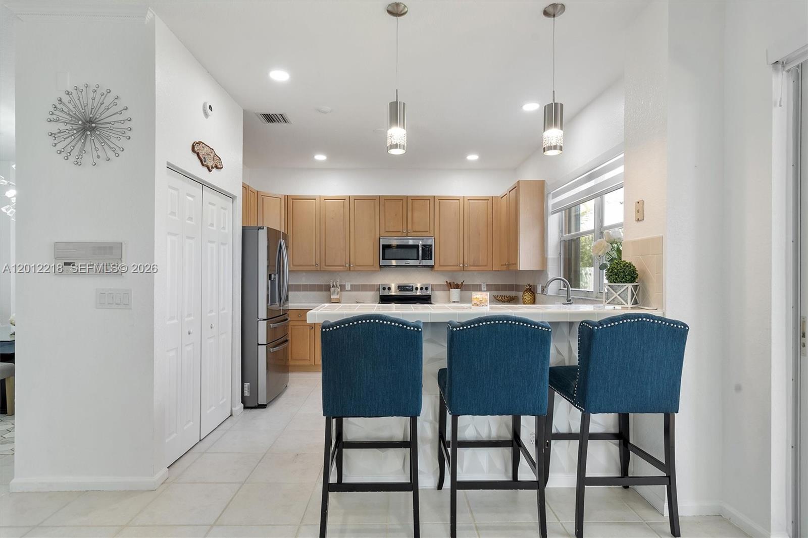 PEMBROKE SHORES - Residential