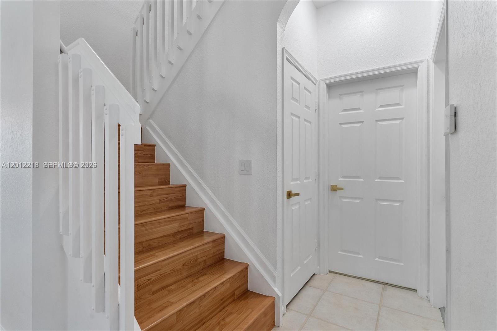 PEMBROKE SHORES - Residential