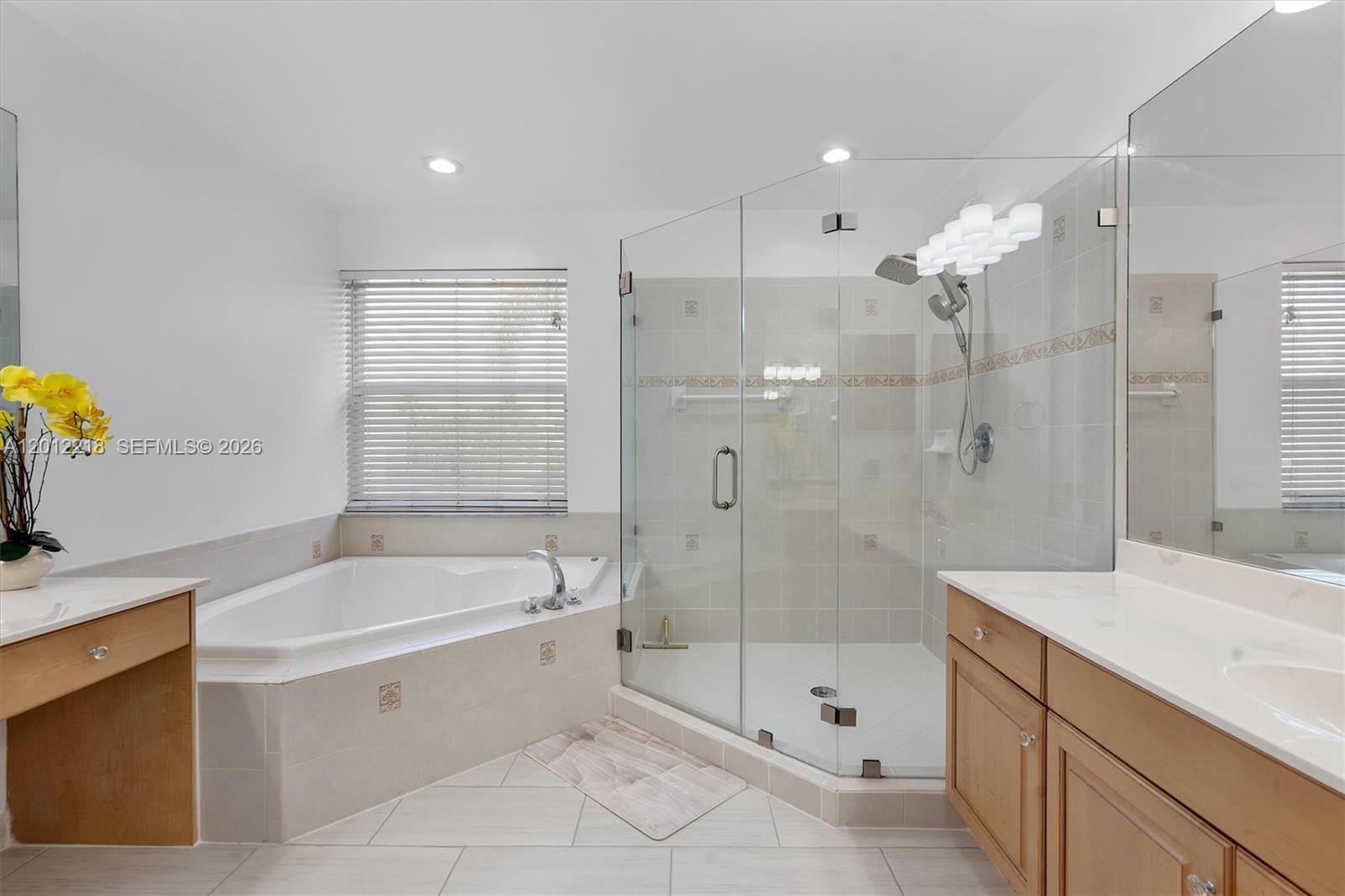 PEMBROKE SHORES - Residential