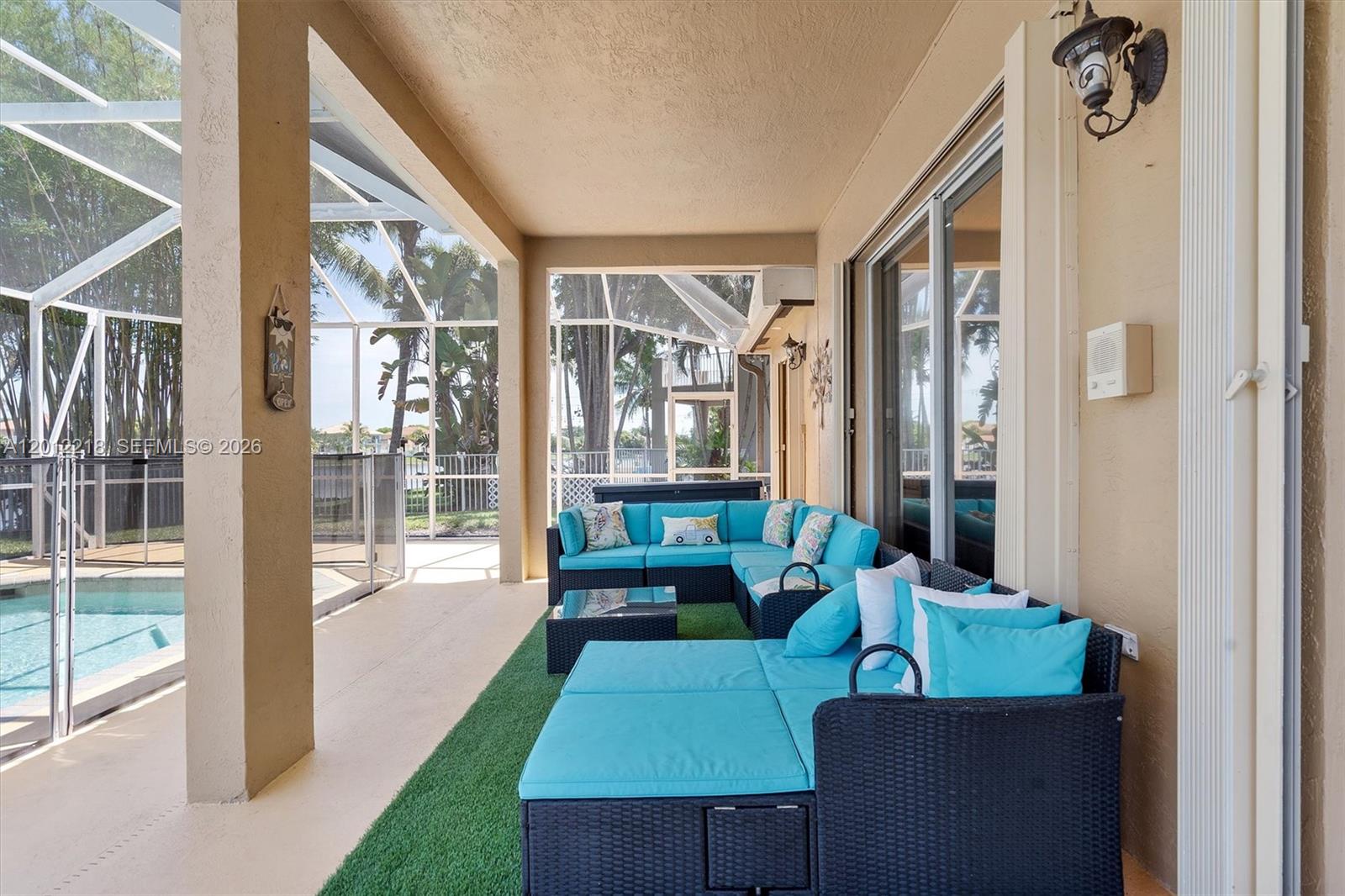 PEMBROKE SHORES - Residential