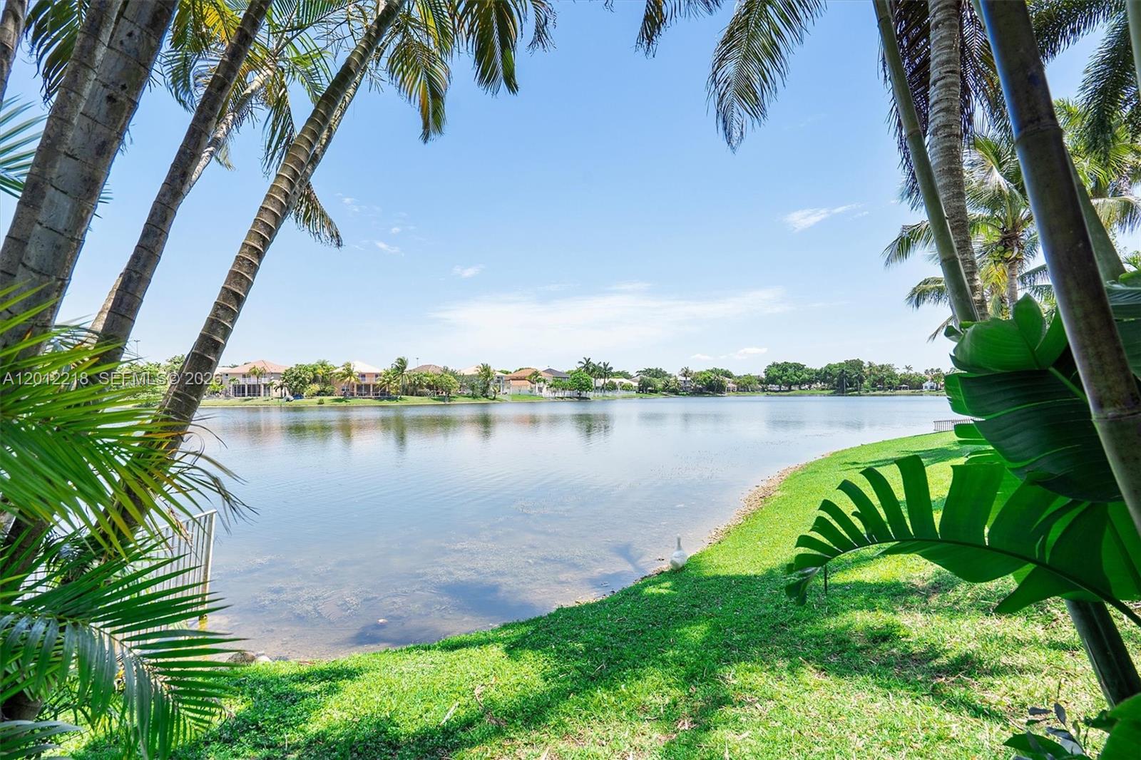 PEMBROKE SHORES - Residential