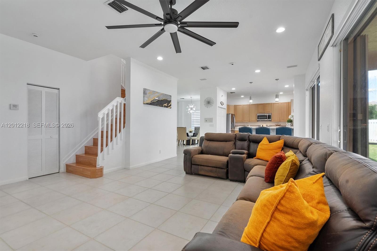 PEMBROKE SHORES - Residential