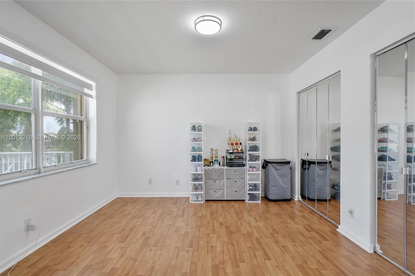 PEMBROKE SHORES - Residential