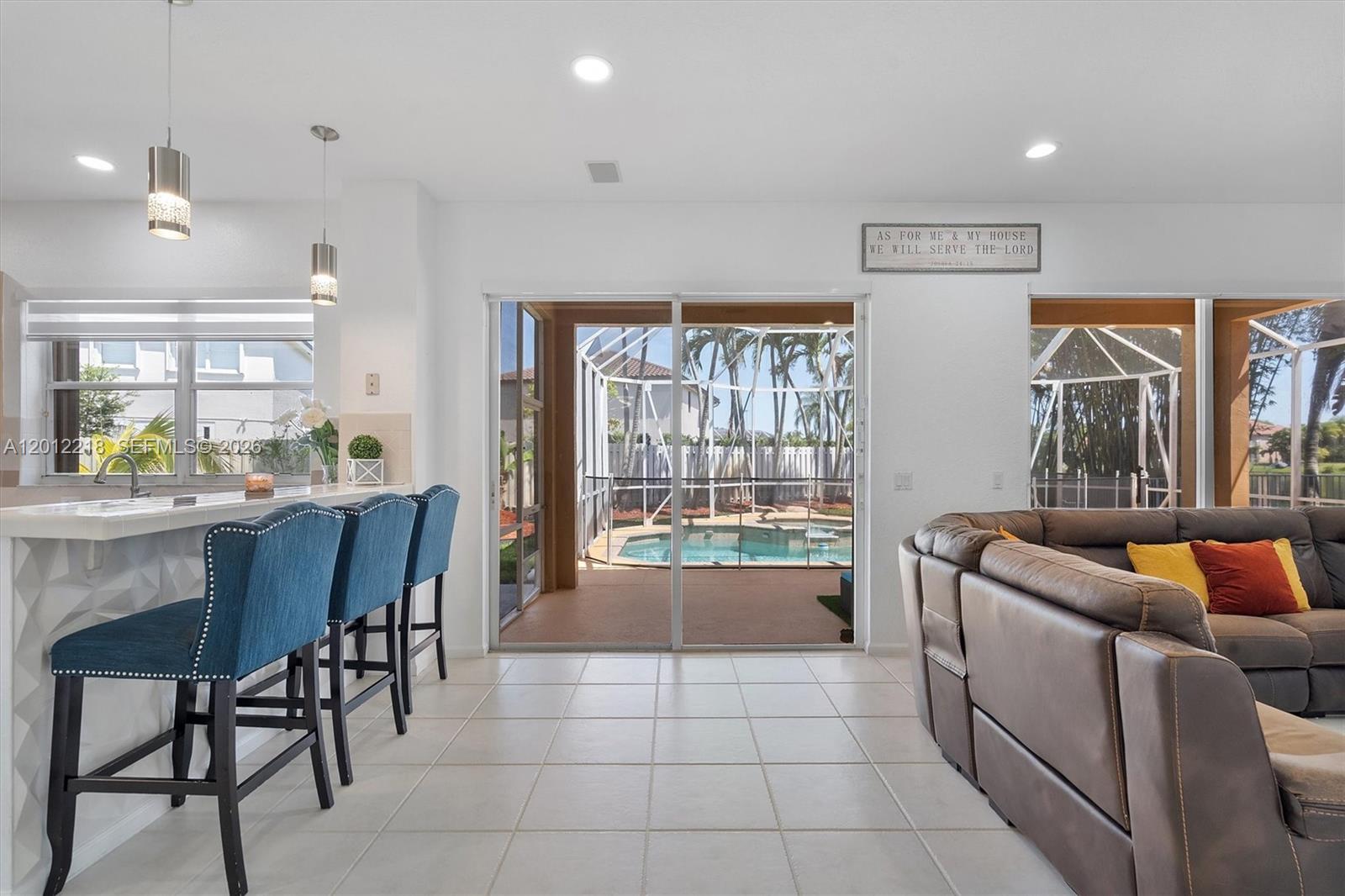 PEMBROKE SHORES - Residential
