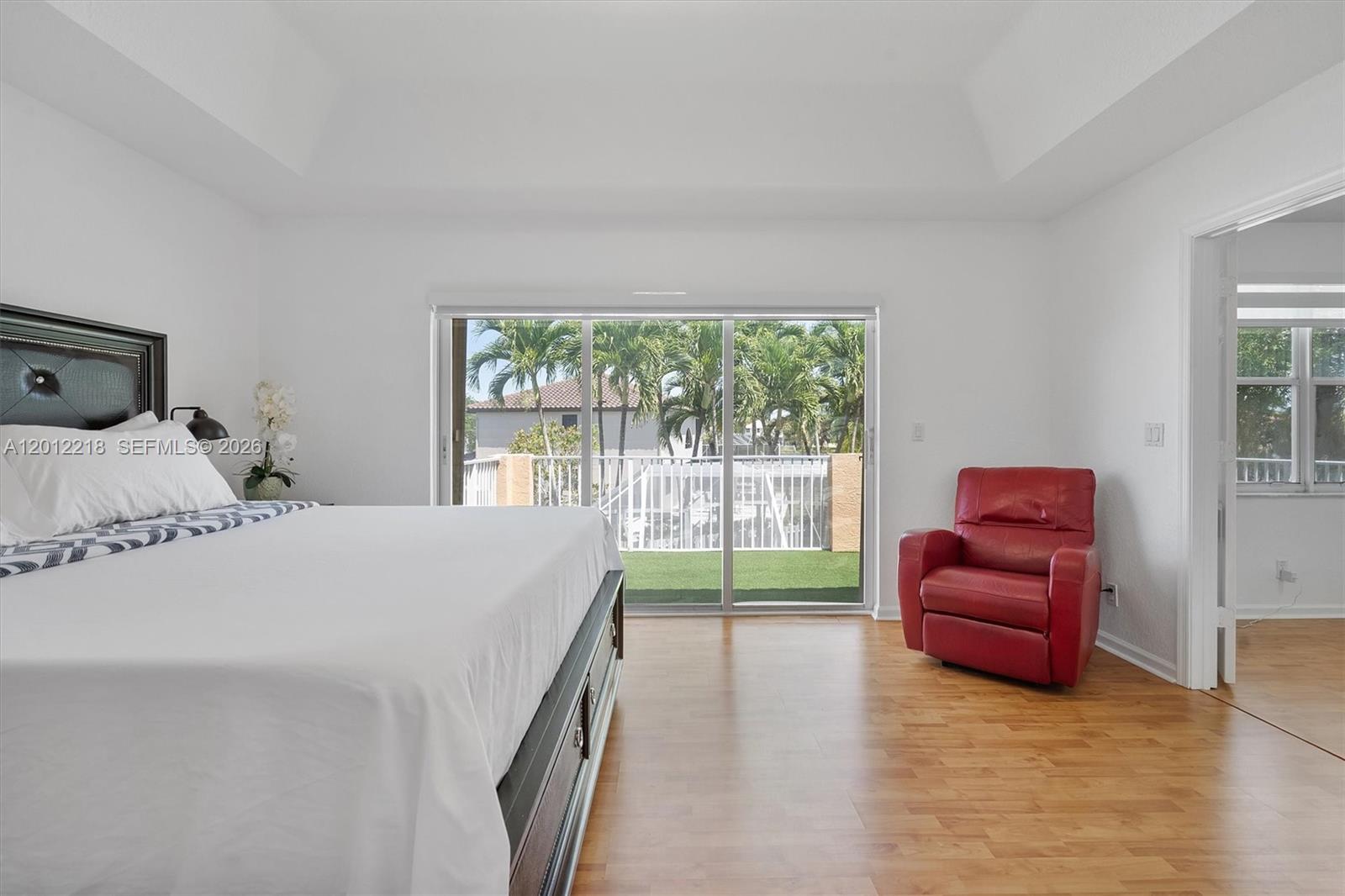 PEMBROKE SHORES - Residential