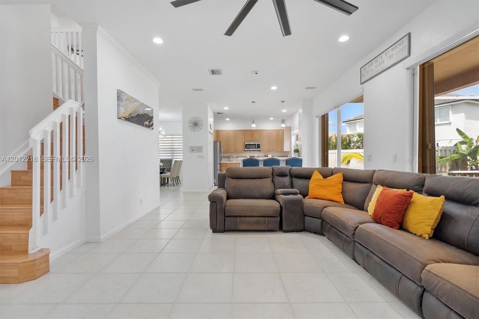 PEMBROKE SHORES - Residential