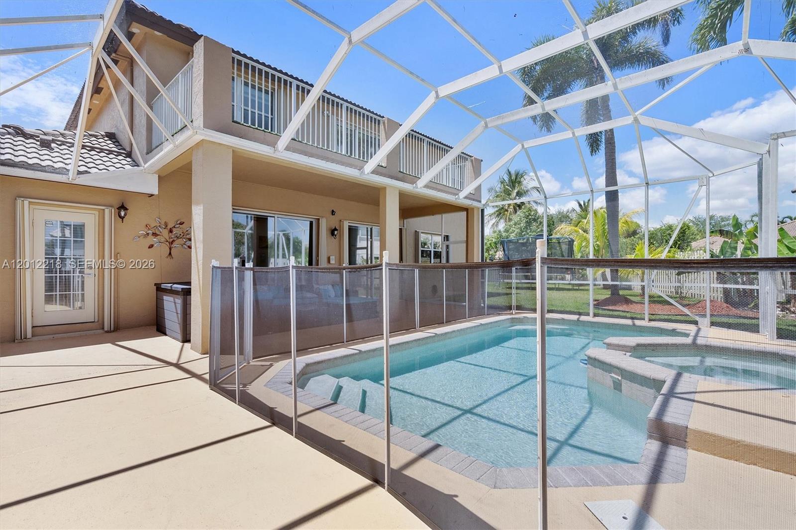 PEMBROKE SHORES - Residential