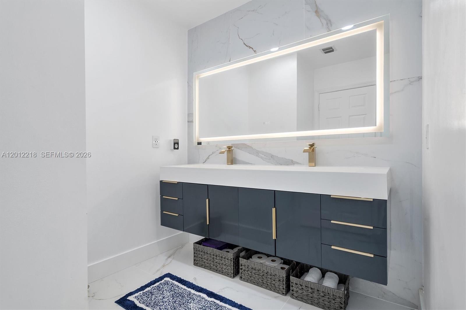 PEMBROKE SHORES - Residential
