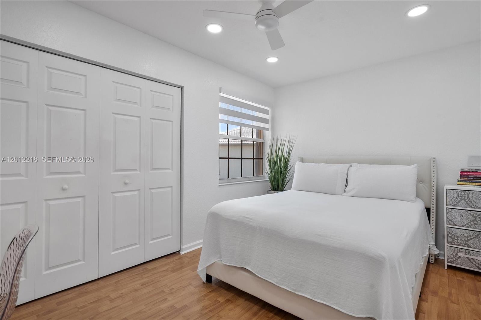 PEMBROKE SHORES - Residential
