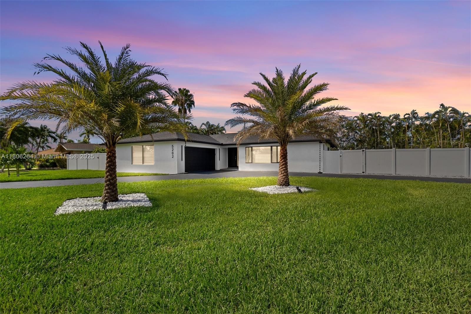 5202 Elm Ct, Cape Coral, Lee County, Florida - 3 Bedrooms  
3 Bathrooms - 