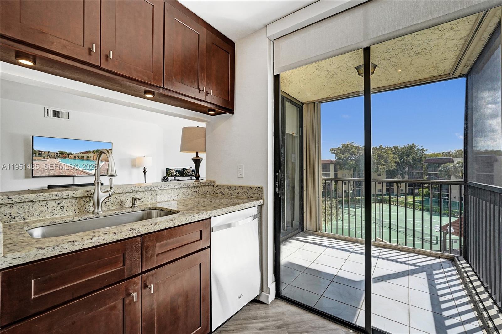 PLANTATION RACQUET CLUB - Residential