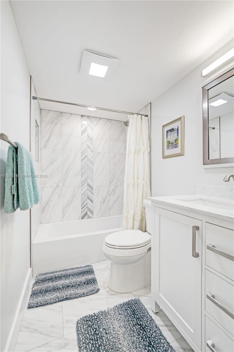 PLANTATION RACQUET CLUB - Residential