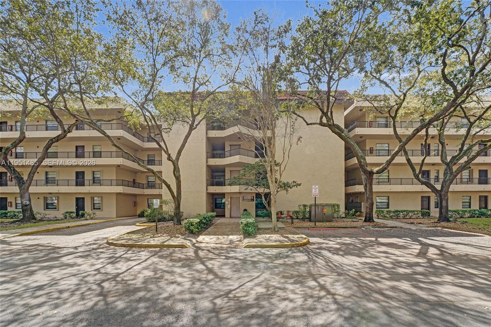 PLANTATION RACQUET CLUB - Residential