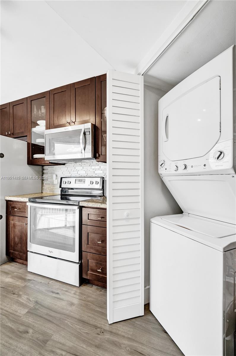 PLANTATION RACQUET CLUB - Residential