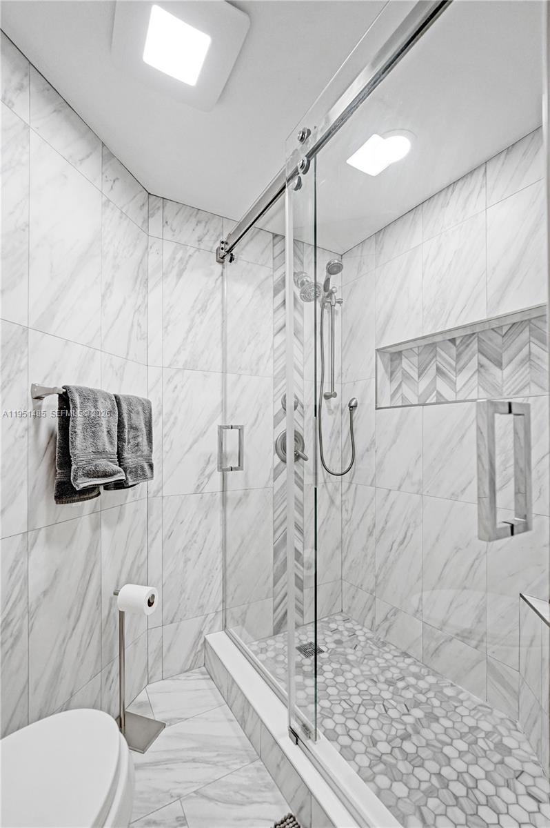 PLANTATION RACQUET CLUB - Residential