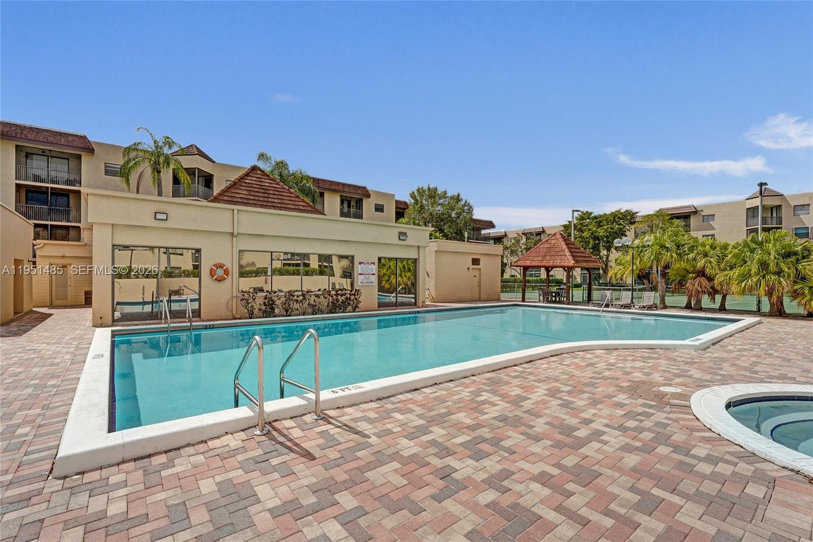 PLANTATION RACQUET CLUB - Residential