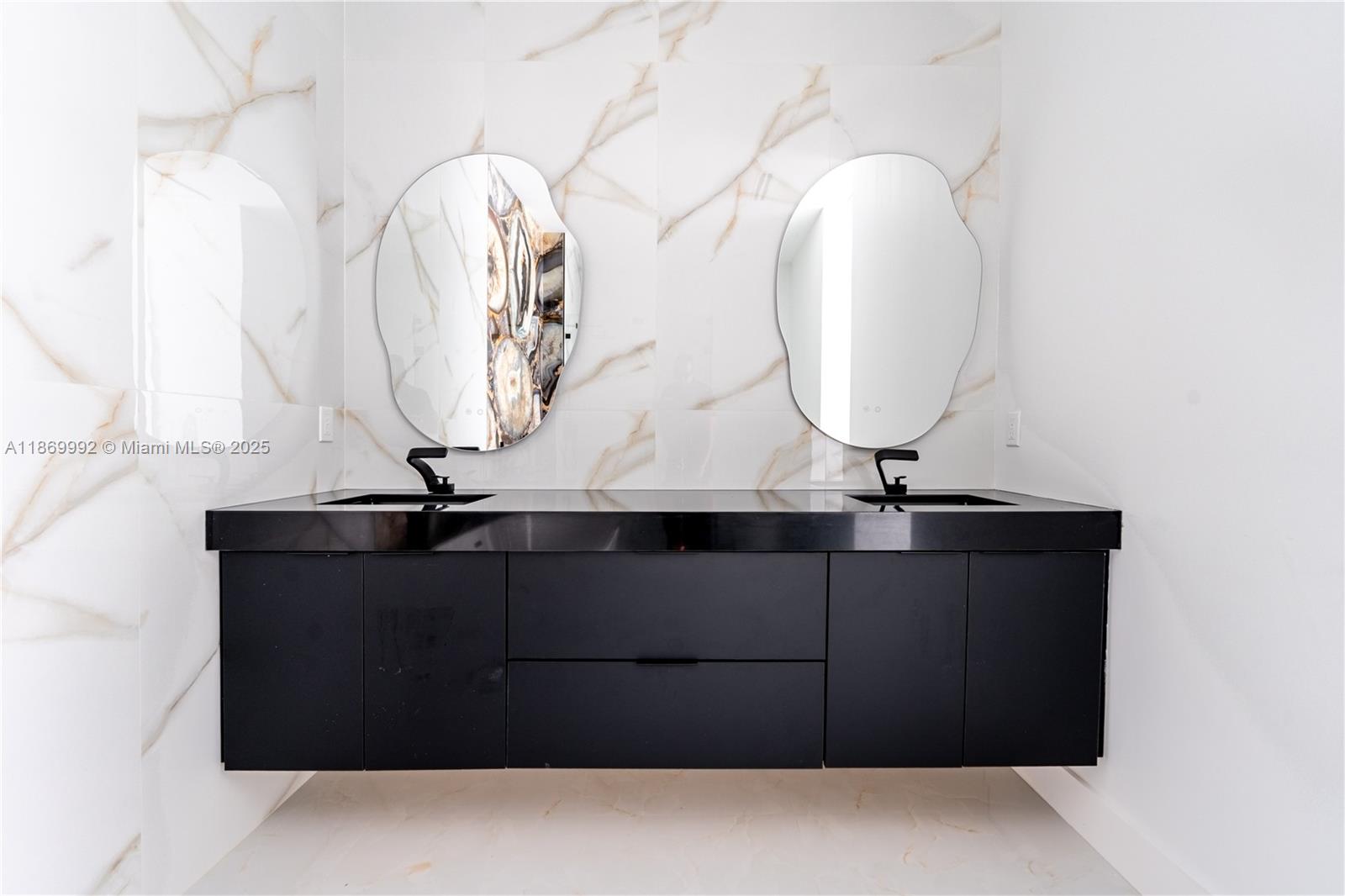 ASCOT PARK - Residential