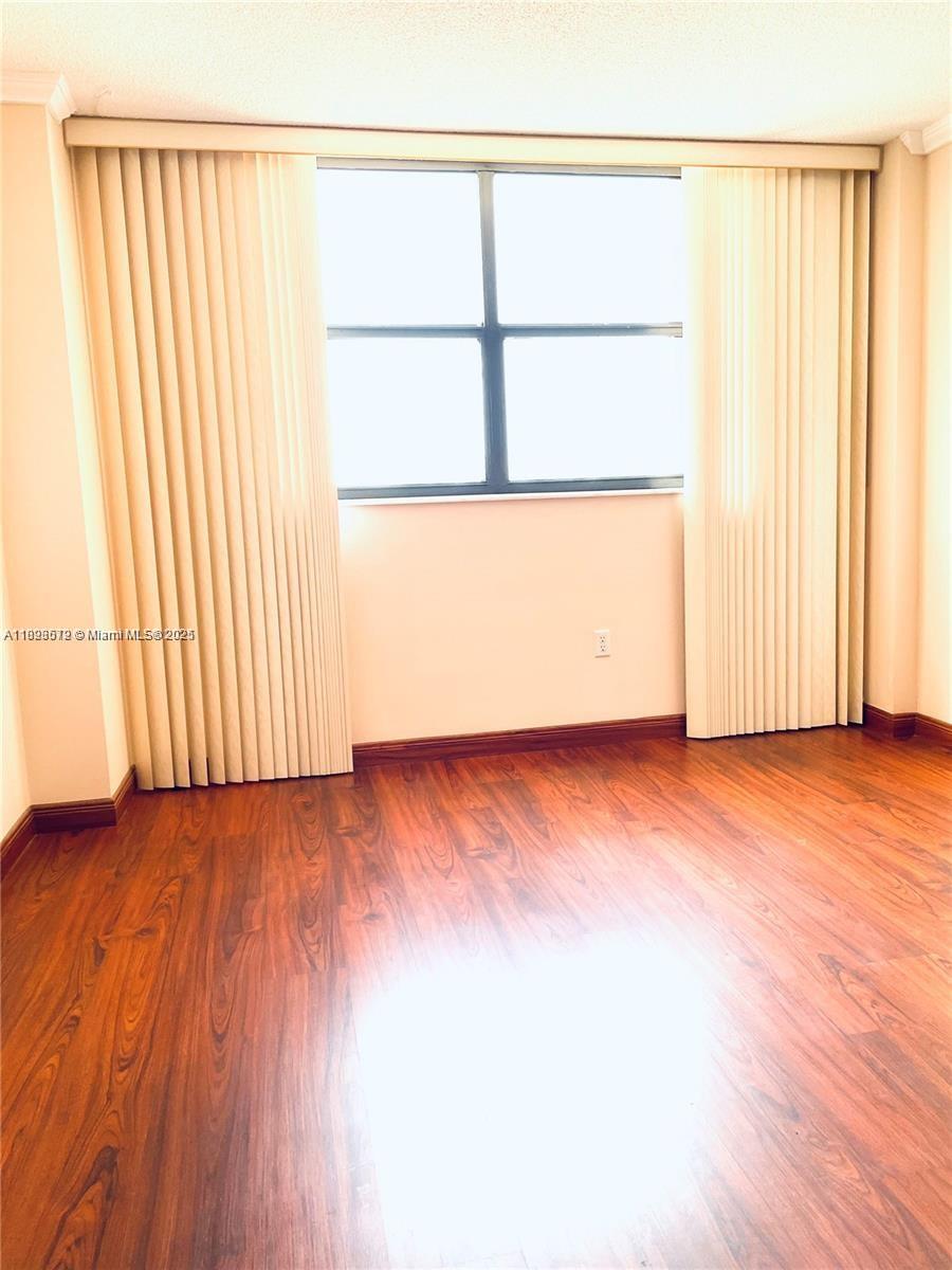 WINSTON TOWERS 600 CONDO - Residential Lease