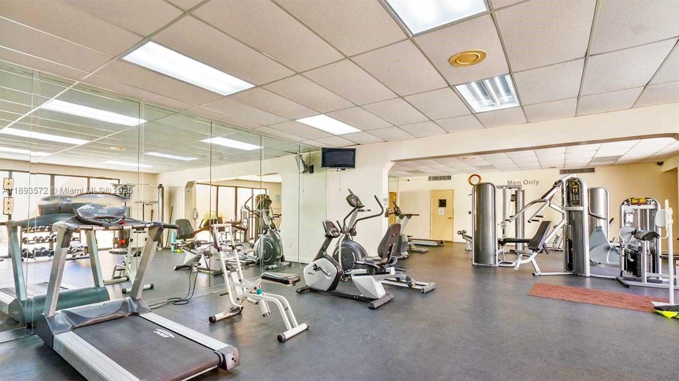 WINSTON TOWERS 600 CONDO - Residential Lease