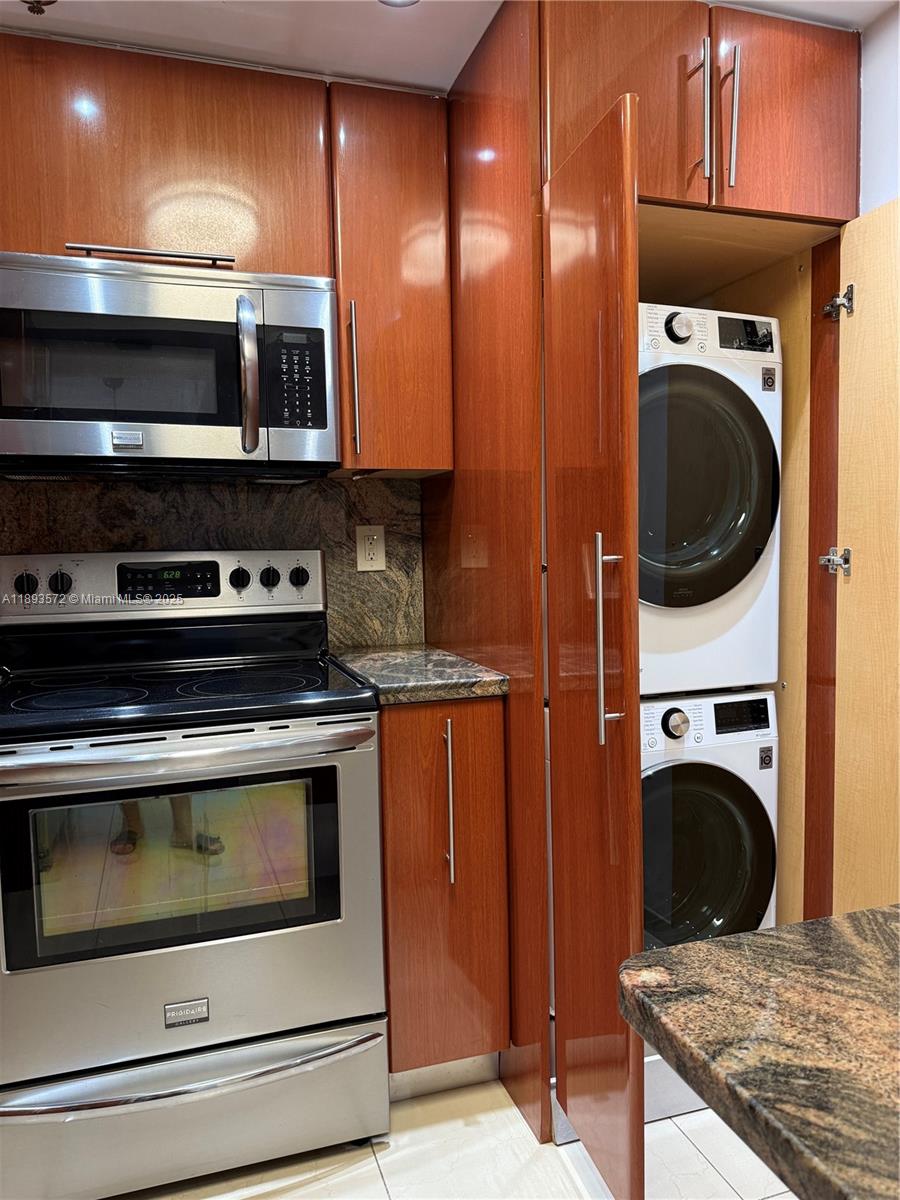WINSTON TOWERS 600 CONDO - Residential Lease