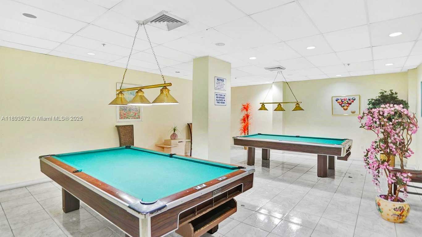 WINSTON TOWERS 600 CONDO - Residential Lease