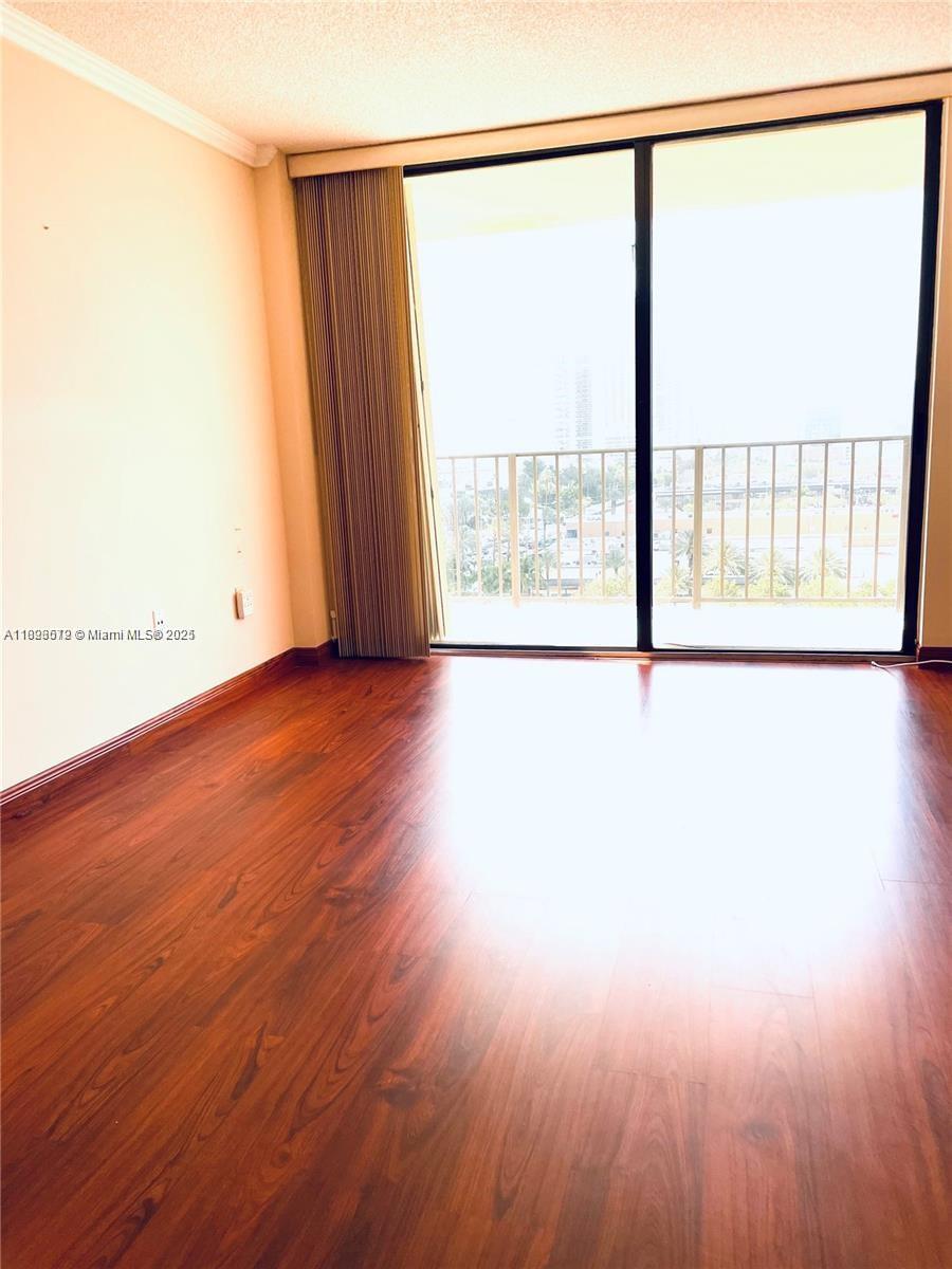 WINSTON TOWERS 600 CONDO - Residential Lease