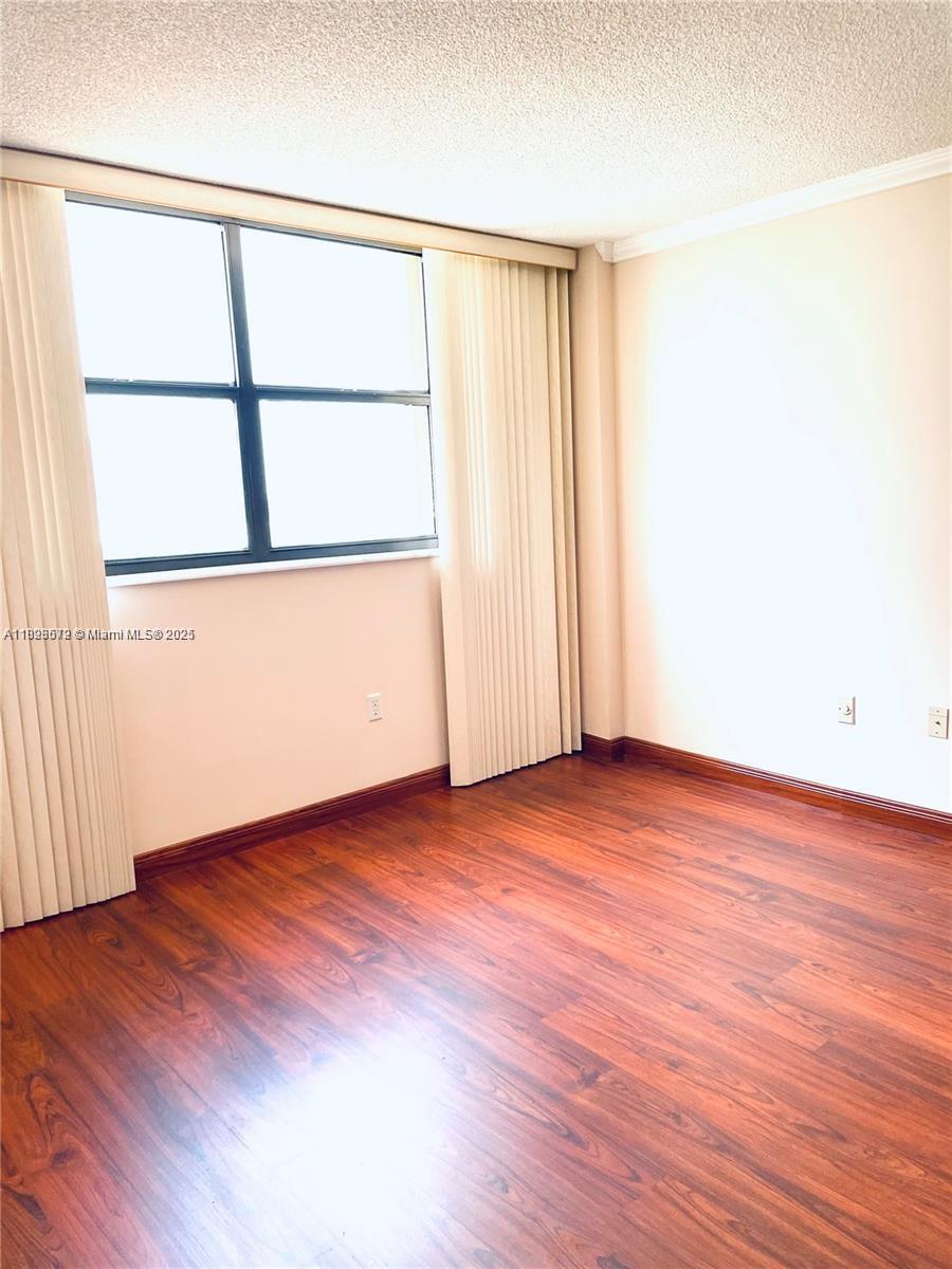 WINSTON TOWERS 600 CONDO - Residential Lease