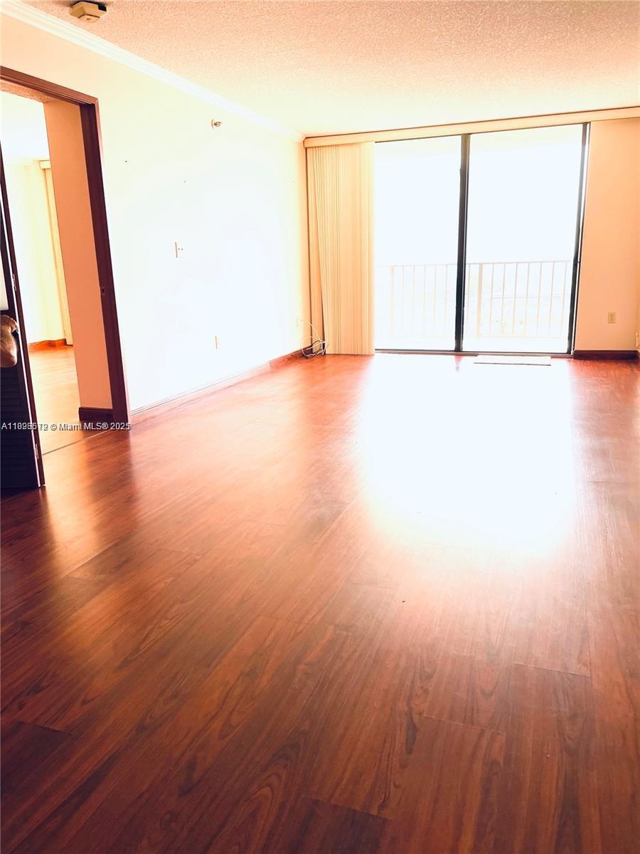 WINSTON TOWERS 600 CONDO - Residential Lease