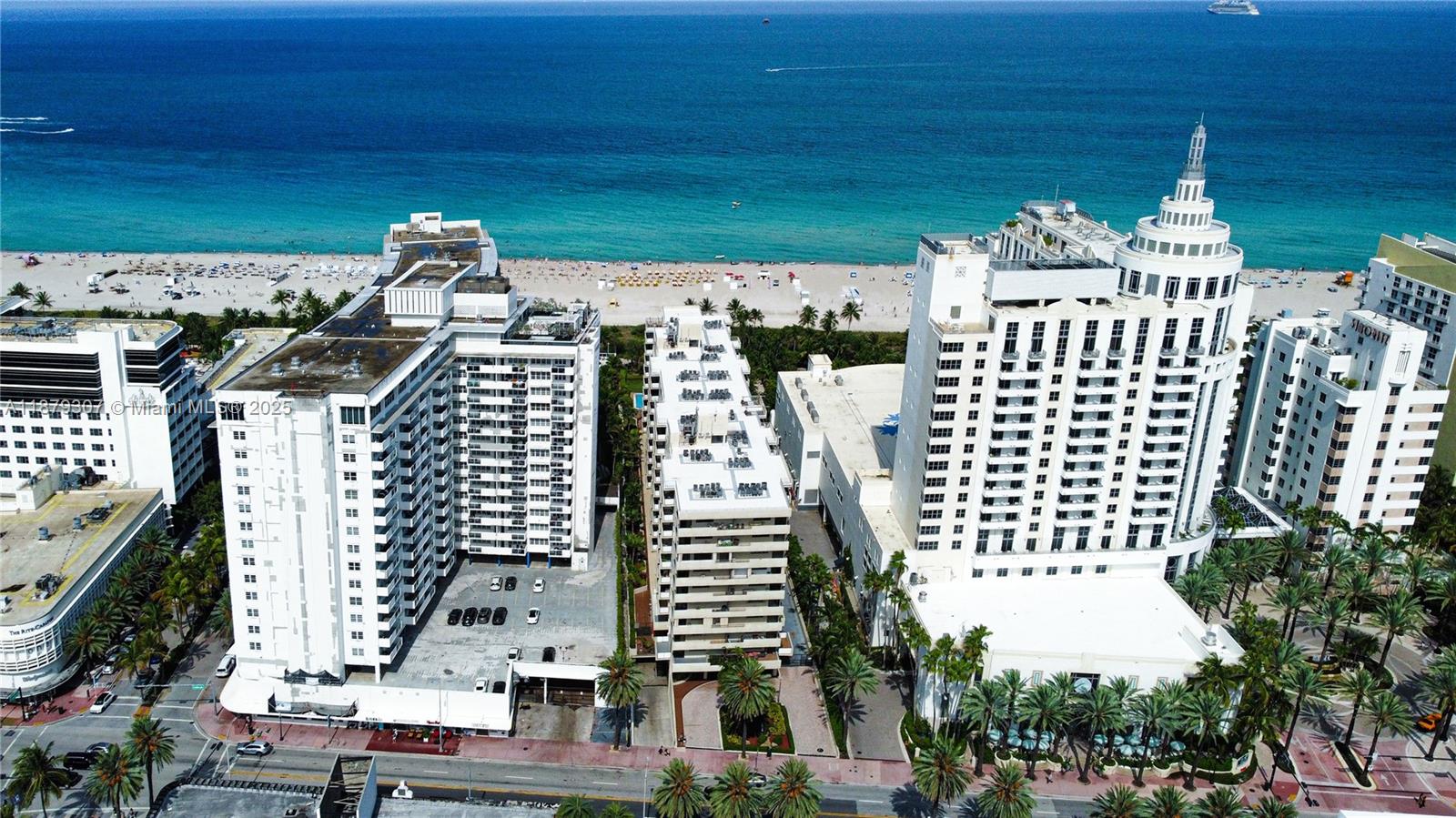 1621 Collins Ave 406