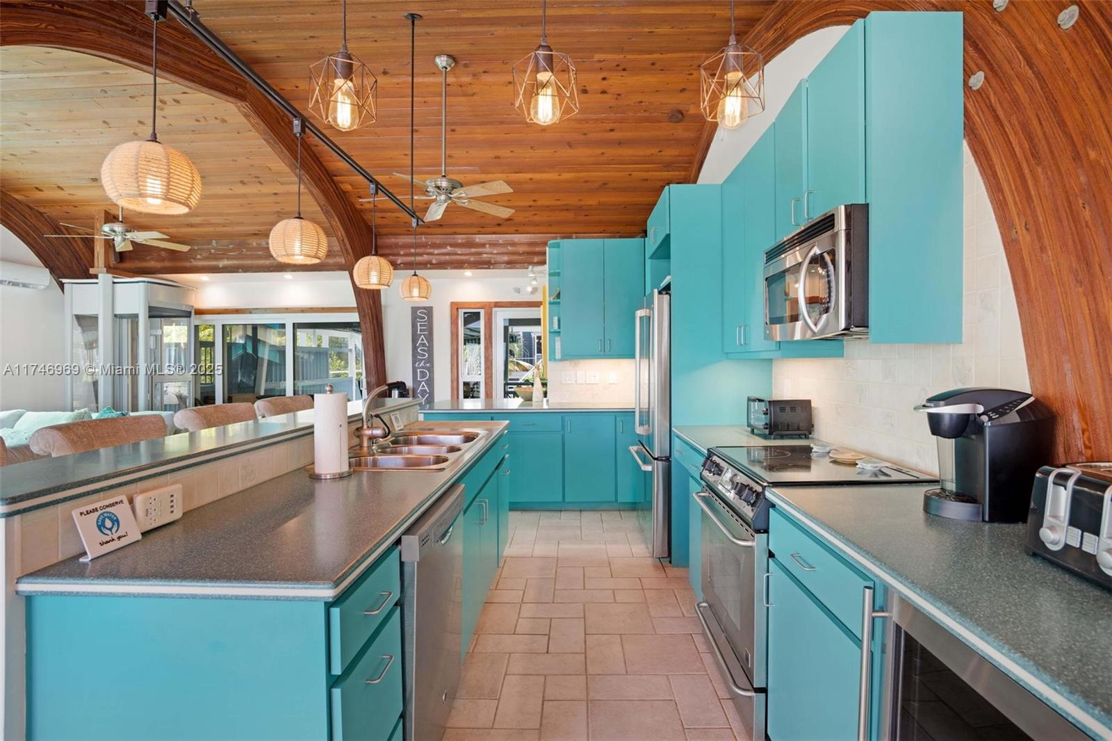 SUMMERLAND BEACH AMD - Residential