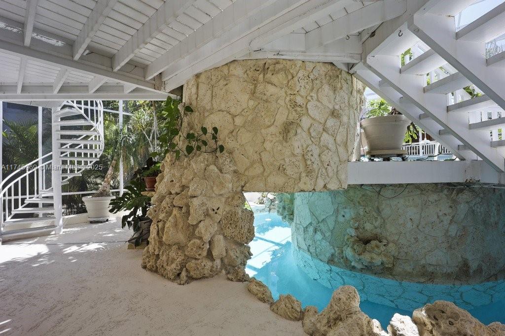 SUMMERLAND BEACH AMD - Residential