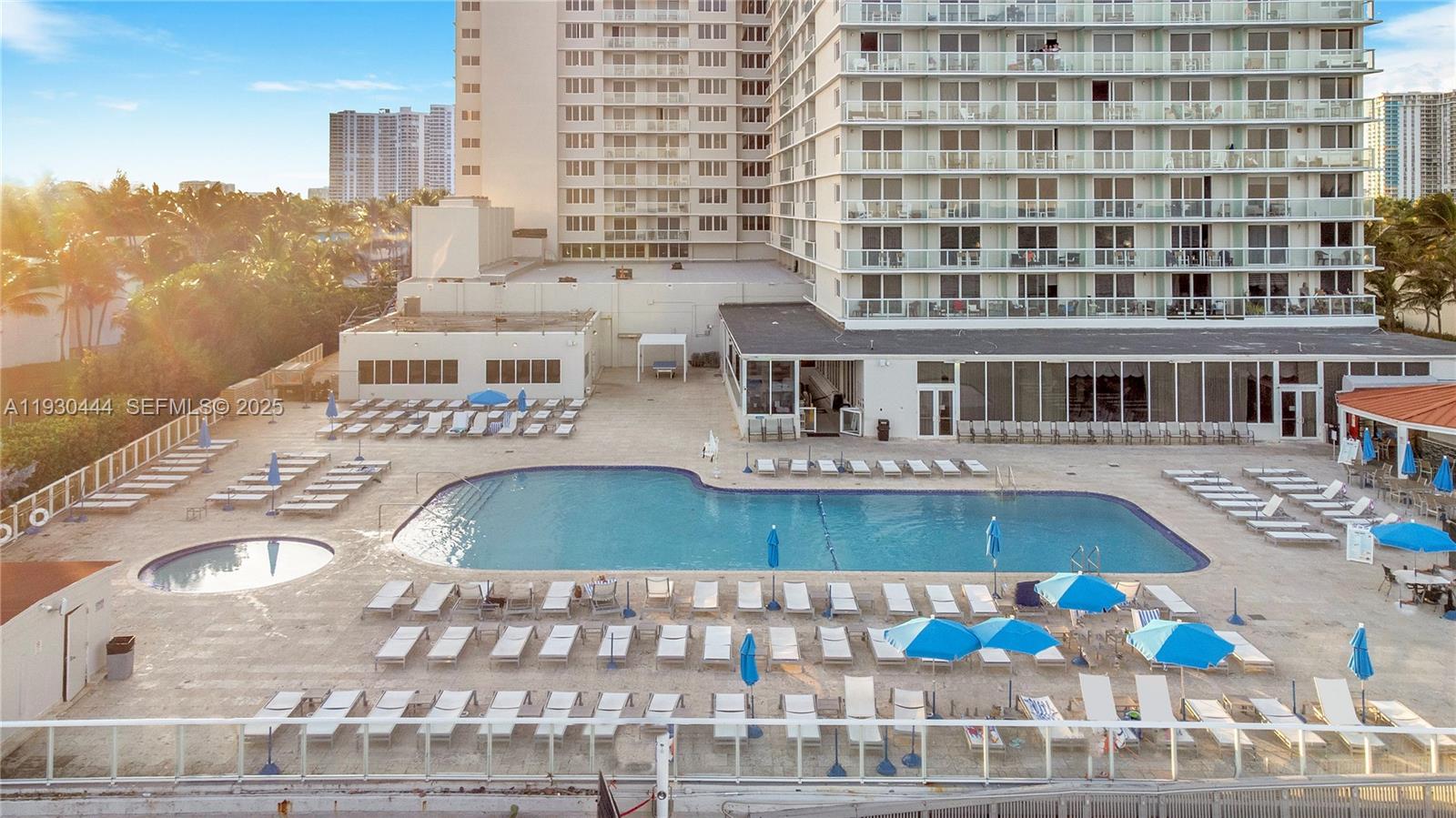 THE AVENTURA BEACH CLUB C - Residential