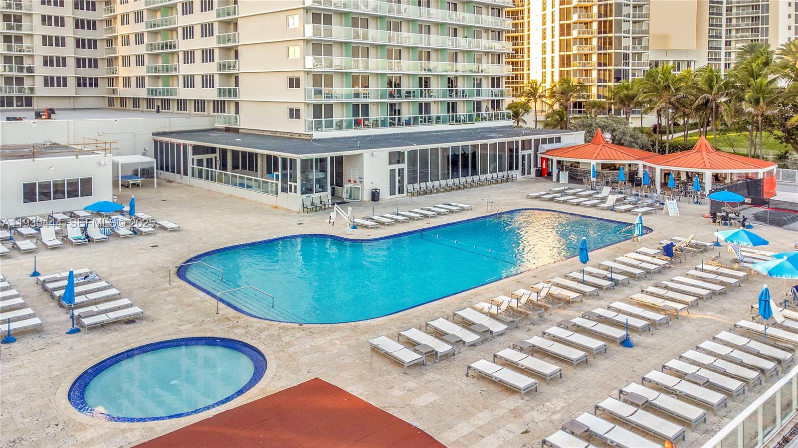 THE AVENTURA BEACH CLUB C - Residential