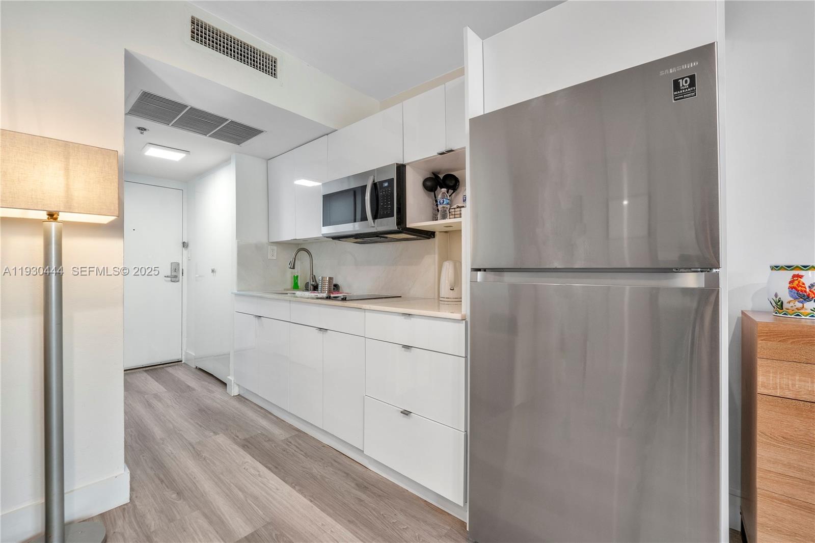 19201 Collins Ave 124