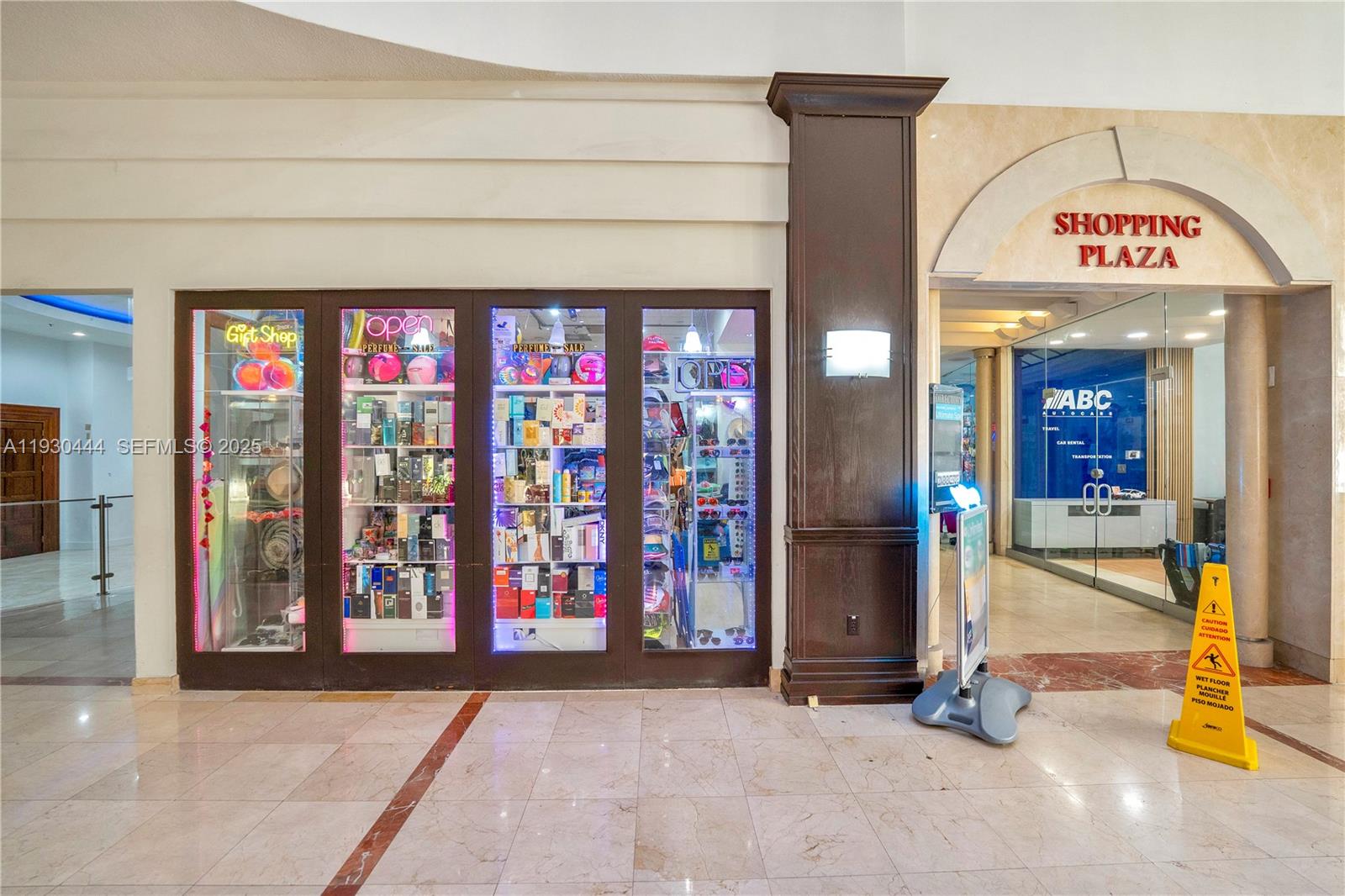 THE AVENTURA BEACH CLUB C - Residential