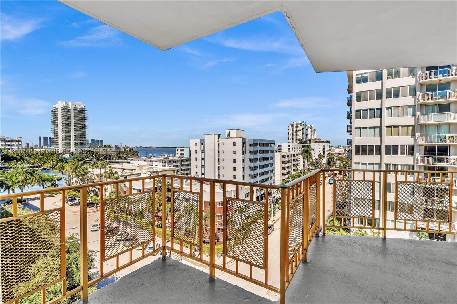 GOLDEN HOUSE CONDO - Residential