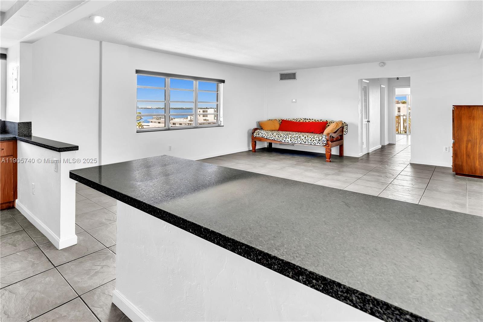 GOLDEN HOUSE CONDO - Residential