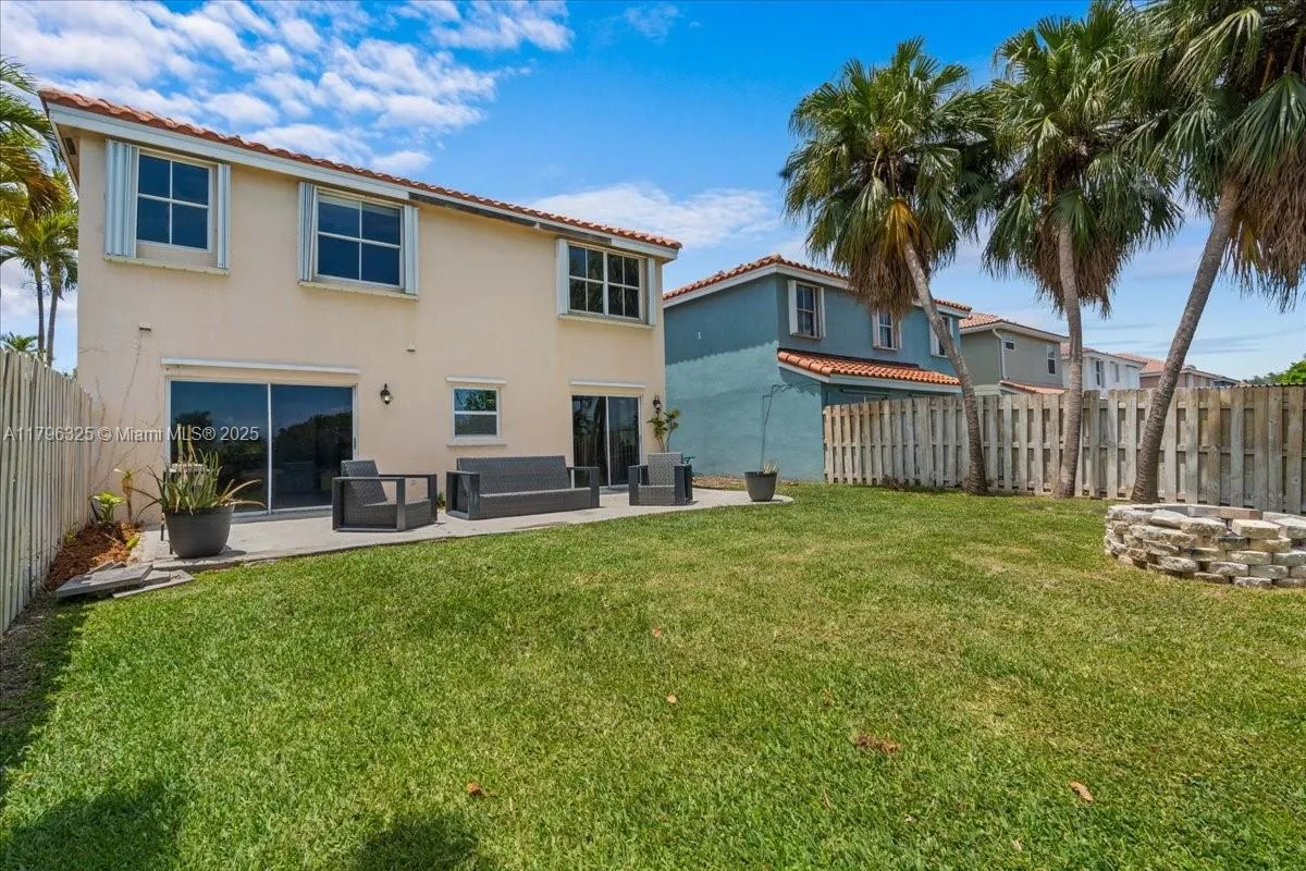 Davie, Florida 33328, United States, 3 Bedrooms Bedrooms, ,3 BathroomsBathrooms,Residential,Active,123311