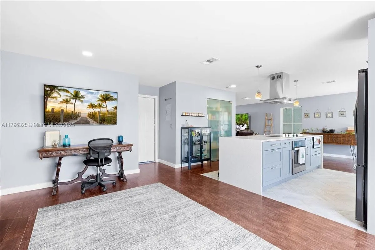 Davie, Florida 33328, United States, 3 Bedrooms Bedrooms, ,3 BathroomsBathrooms,Residential,Active,123311