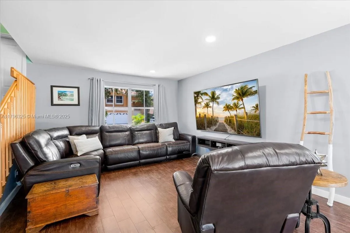 Davie, Florida 33328, United States, 3 Bedrooms Bedrooms, ,3 BathroomsBathrooms,Residential,Active,123311