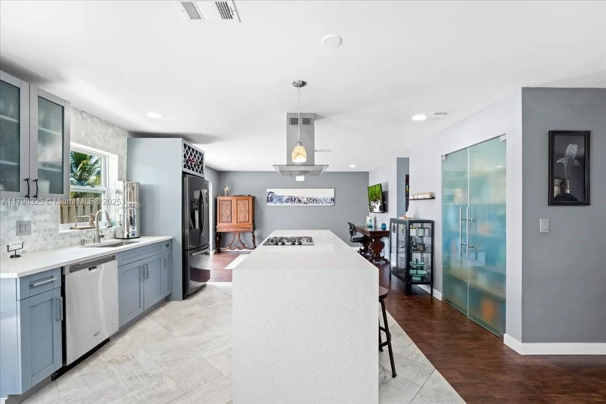 Davie, Florida 33328, United States, 3 Bedrooms Bedrooms, ,3 BathroomsBathrooms,Residential,Active,123311