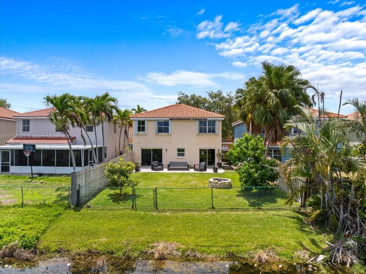 Davie, Florida 33328, United States, 3 Bedrooms Bedrooms, ,3 BathroomsBathrooms,Residential,Active,123311