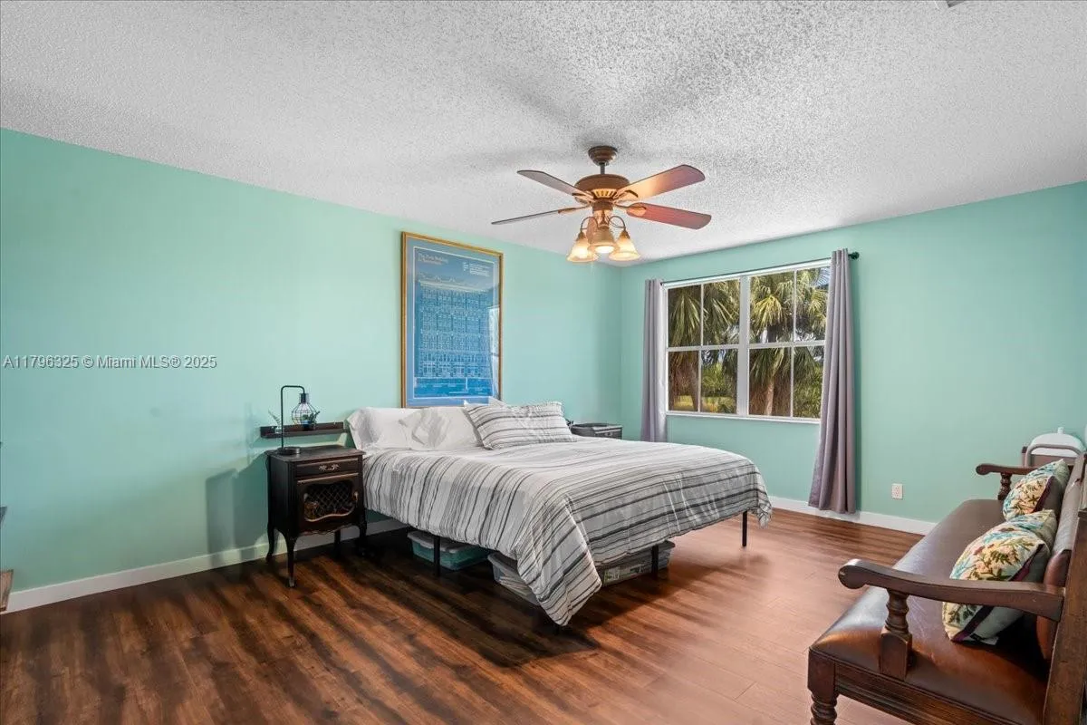 Davie, Florida 33328, United States, 3 Bedrooms Bedrooms, ,3 BathroomsBathrooms,Residential,Active,123311