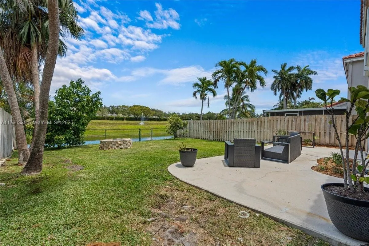 Davie, Florida 33328, United States, 3 Bedrooms Bedrooms, ,3 BathroomsBathrooms,Residential,Active,123311